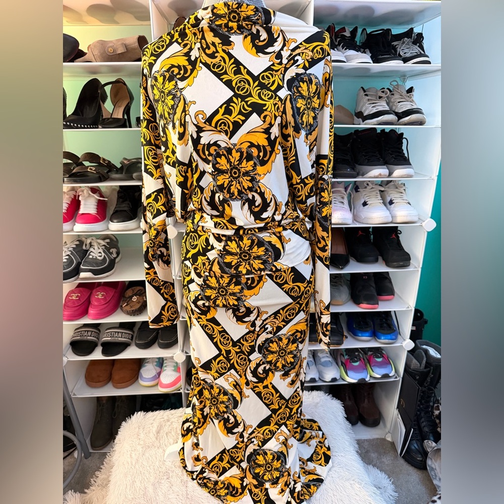 Symphony Yellow and Black Long Sleeve Dress - Picture 2 of 6